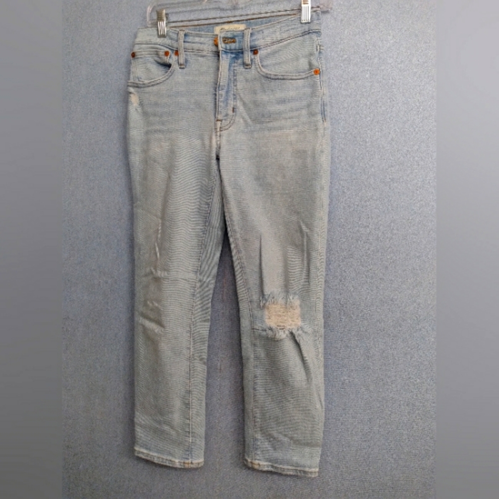 Madewell Light Wash Distressed Denim Jeans with Knee Rip Casual Straight Leg